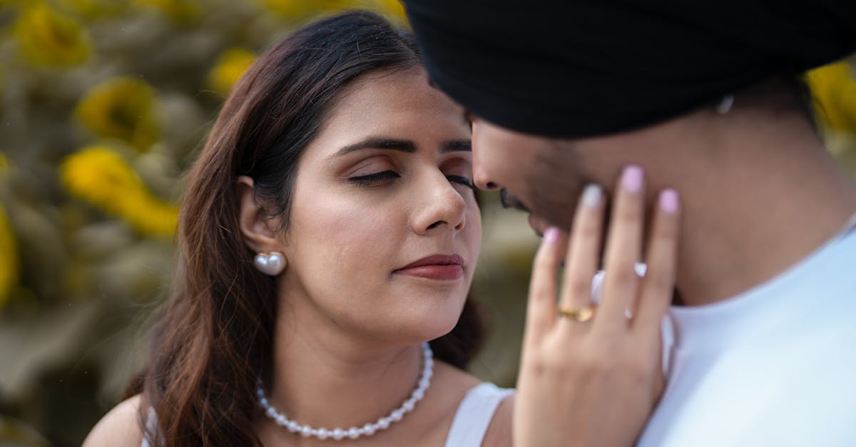 découvrez le concept d'intimité, clé de relations profondes et authentiques. explorez comment créer des liens sincères et nourrir des connexions émotionnelles à travers des gestes simples et des moments partagés.