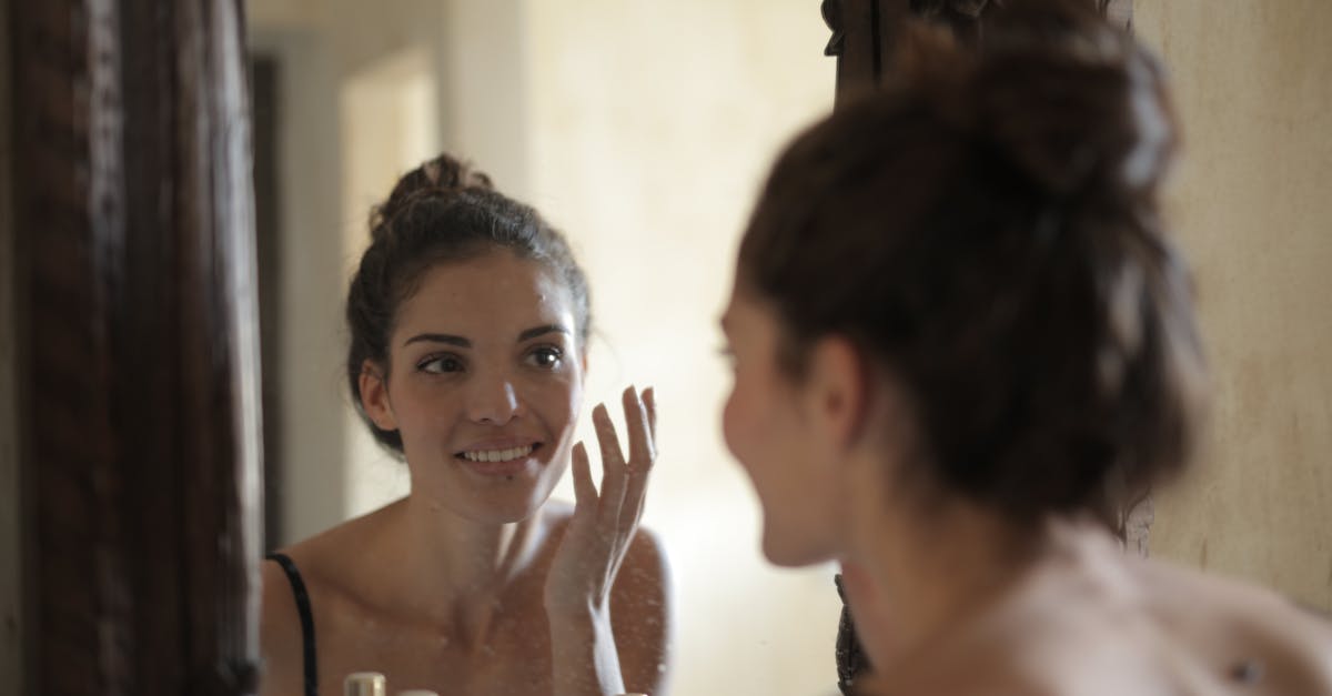 découvrez l'art du soin personnel avec nos conseils sur le grooming. apprenez à peaufiner votre apparence grâce à des astuces de toilettage, des routines de soins pour la peau et les cheveux, et des recommandations de produits essentiels pour une allure soignée et confiante.