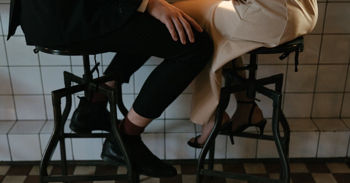 découvrez l'art du flirt : astuces, conseils et techniques pour séduire et créer des connexions authentiques avec les autres. apprenez à exprimer votre charme et à naviguer dans les subtilités des interactions amoureuses.